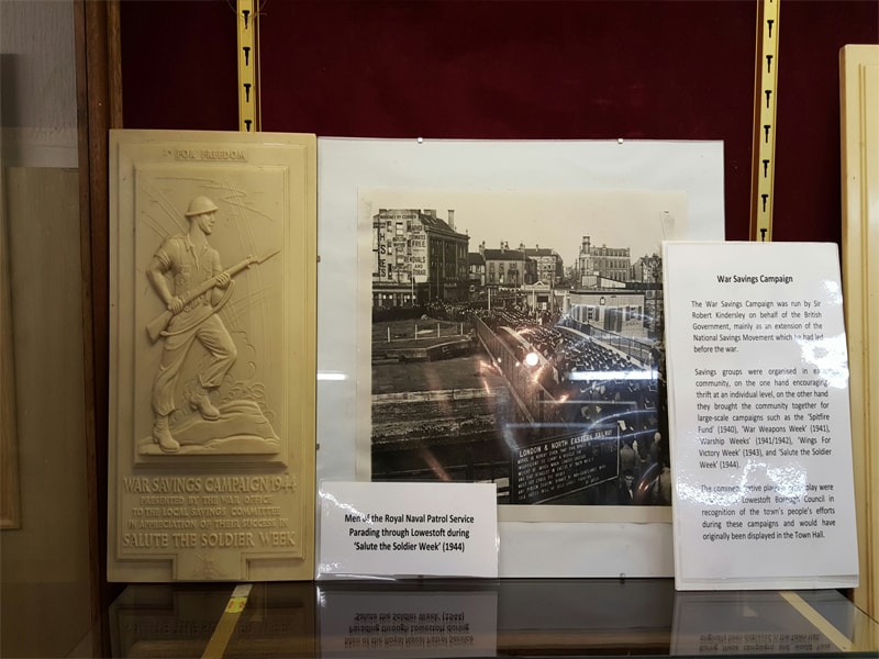War Savings Campaign Bakolite Plaque From Lowestoft Town Hall